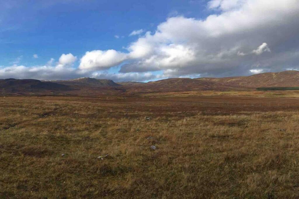 The Beeches Studio, Highlands Of Scotland Нютънмор Екстериор снимка